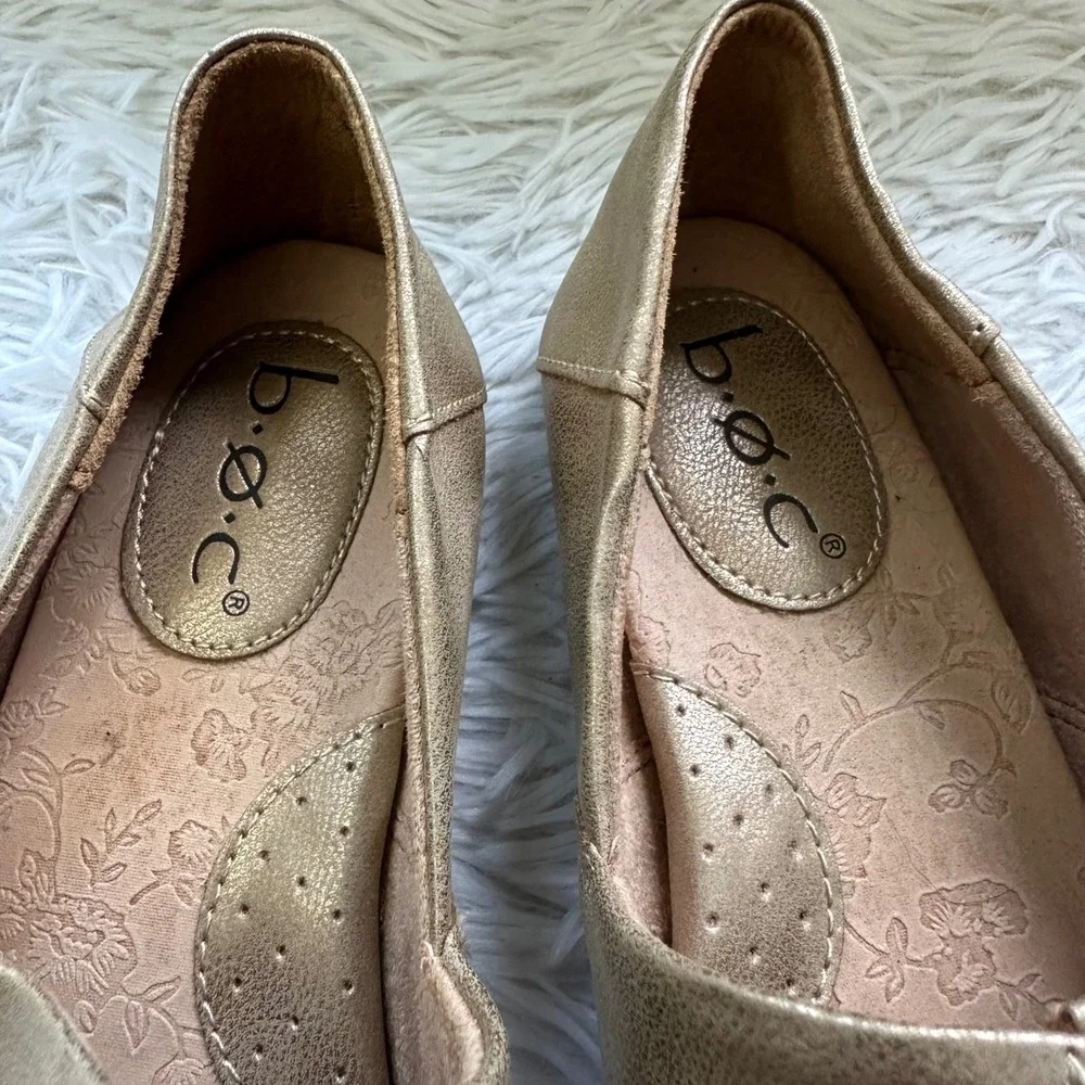 B.O.C Gold Metallic Closed Toe Comfy Cushioned Flat Loafers Faux Leather sz 8M